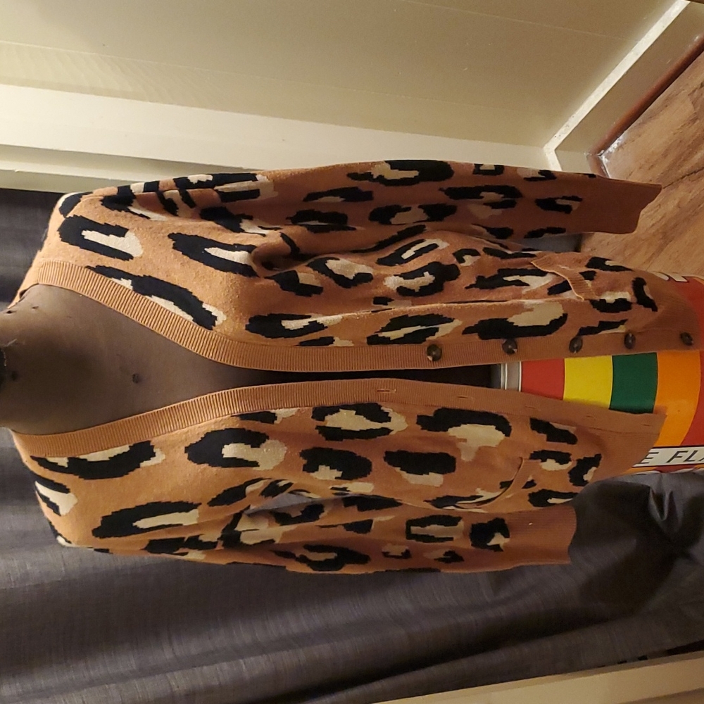 Cheeta print duster sweater with pockets